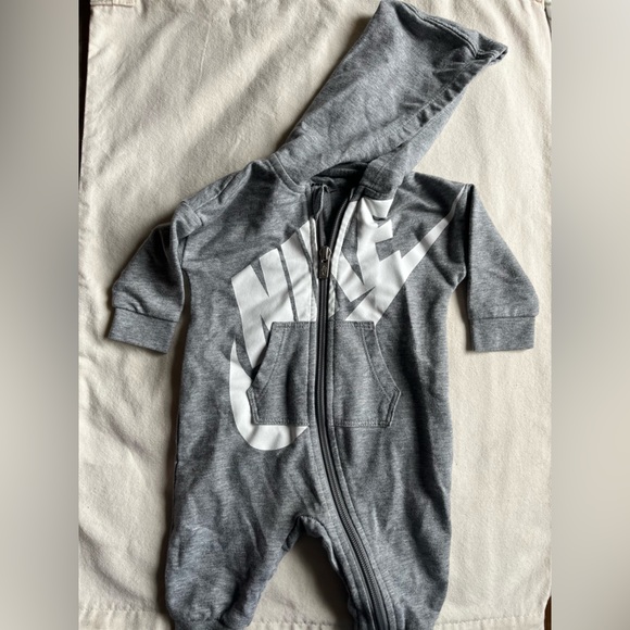 Nike Gray and White Kids One Piece - Picture 1 of 3